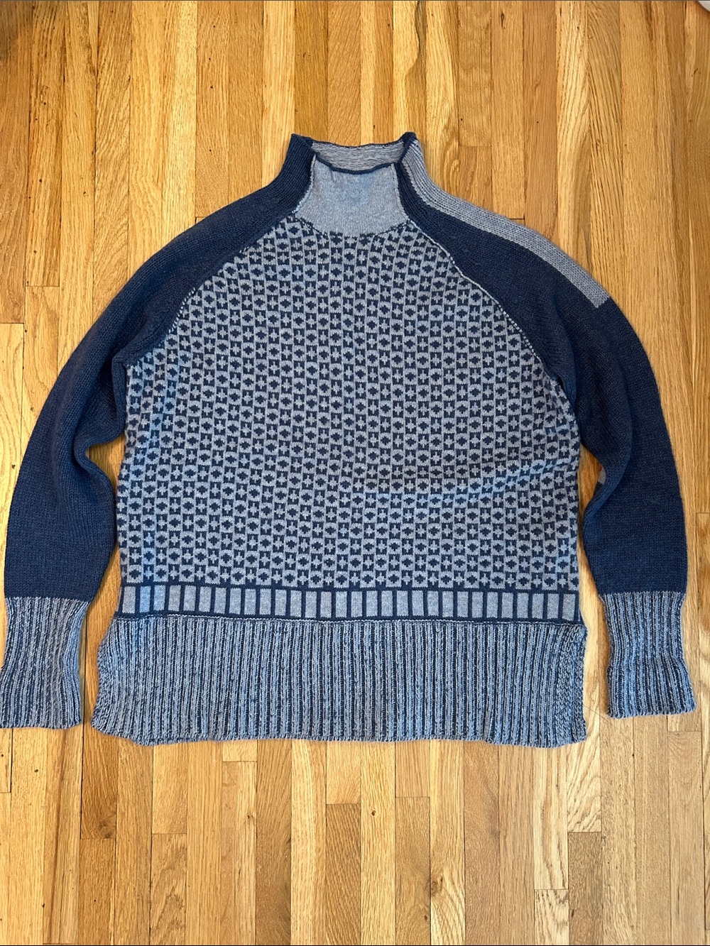 Zaket & Plover. Women’s Two-Tone Blue Patterned Knit Sweater. NWT